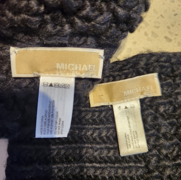 Michael Kors Cable Knit Scarf and Matching Hat - Picture 4 of 4